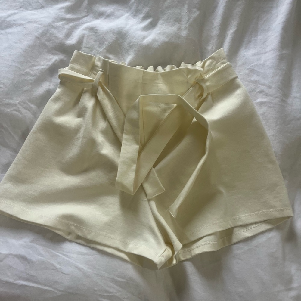 White high waisted shorts
